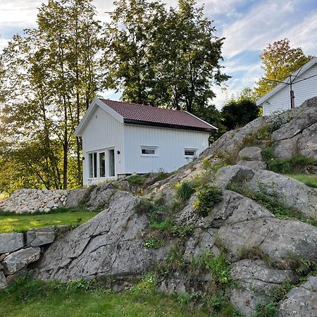 Cozy Cottage Close To Idyllic Archipelago With Additional Building If Booked For More Than 2 People Eydehavn ภายนอก รูปภาพ